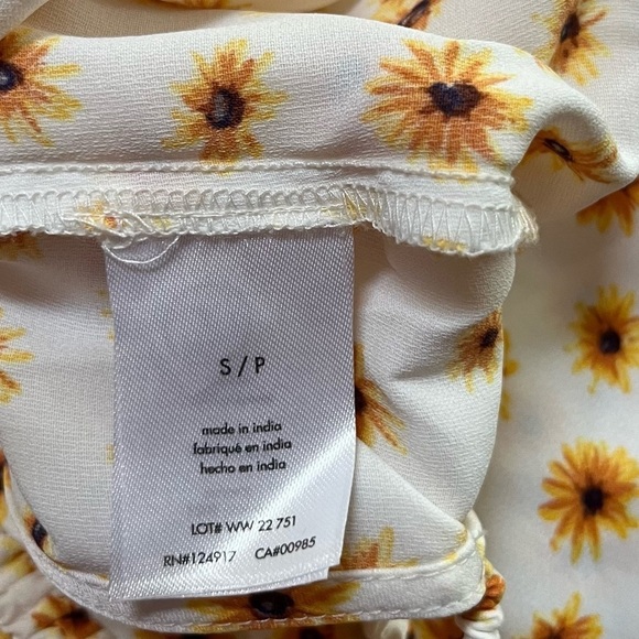 WeWoreWhat Women's Small Daisy Flower Billow Sleeve Crop Top Ivory Multi - Picture 11 of 11
